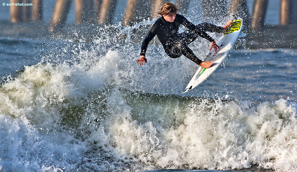 Dane Zaun, January 2008. Photo: <a href=\"http://www.surf-shot.com\" target=_blank>Surf-Shot.com</a>